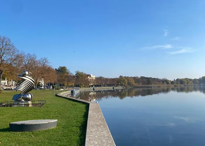 Komplette Nahe Am See *